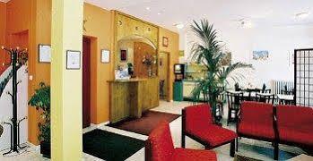 De Paris Et Des Voyageurs Hotel 2*